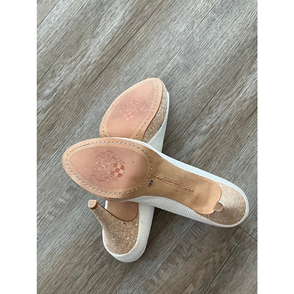 Vince Camuto Peep Toe White Heels Size 8 1/2 - Picture 11 of 12